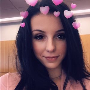 Meet your Posher, Laura